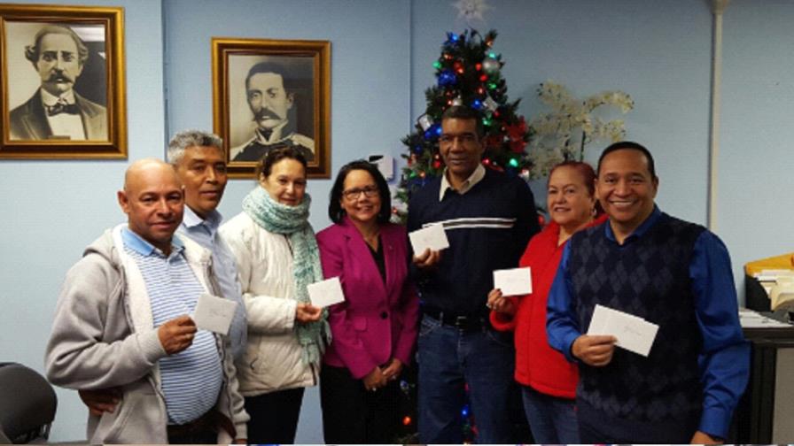 Consulado en Boston reparte cientos de pavos a dominicanos