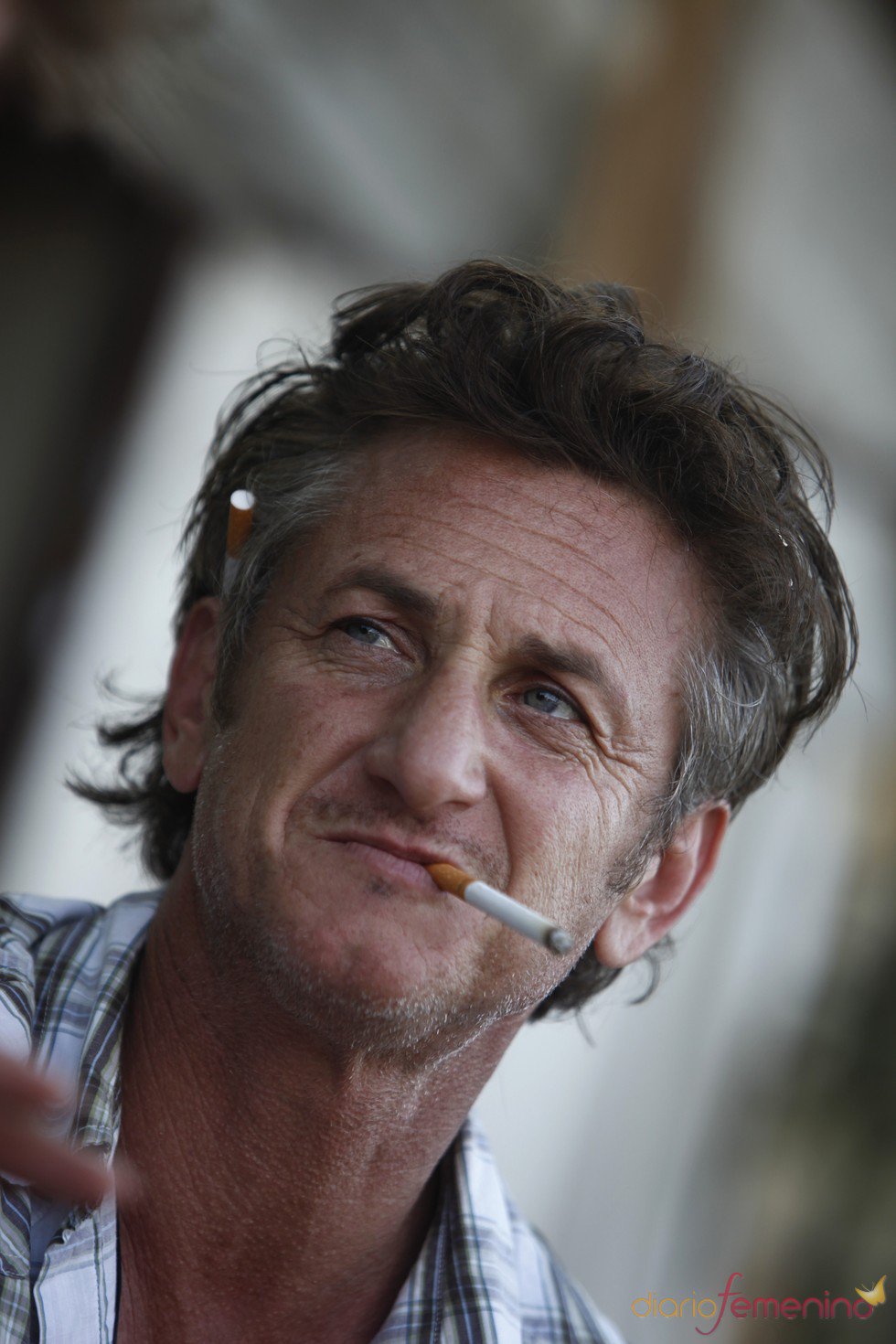 Sean Penn ha querido dejar el cigarrillo
