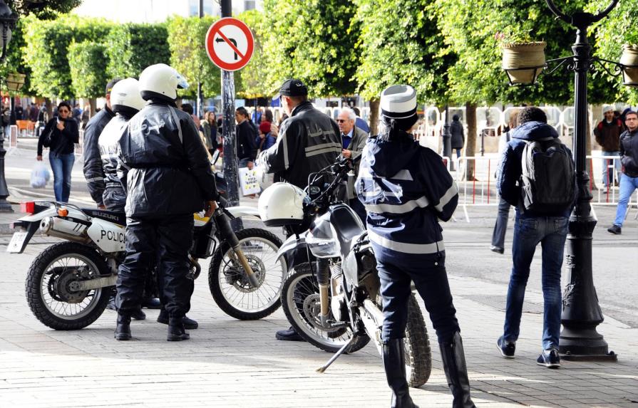 Túnez detiene a 30 sospechosos, identifica atacante suicida 