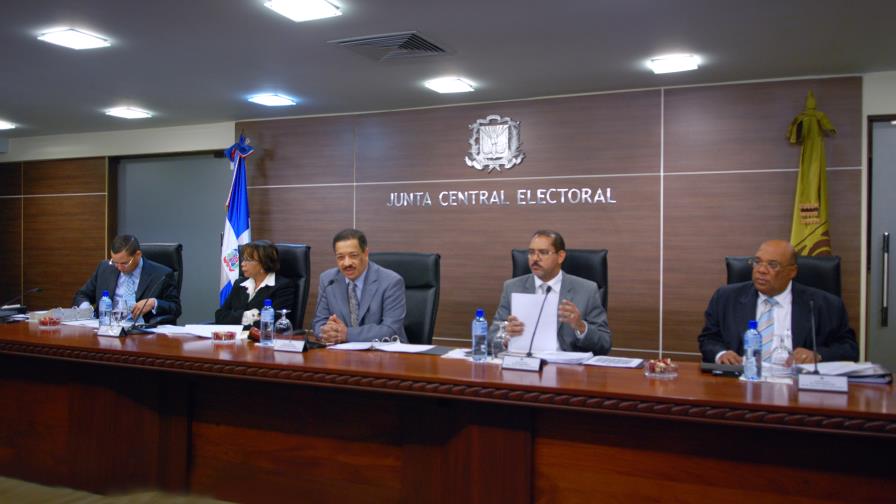 La JCE recomienda cancelar 57 cédulas