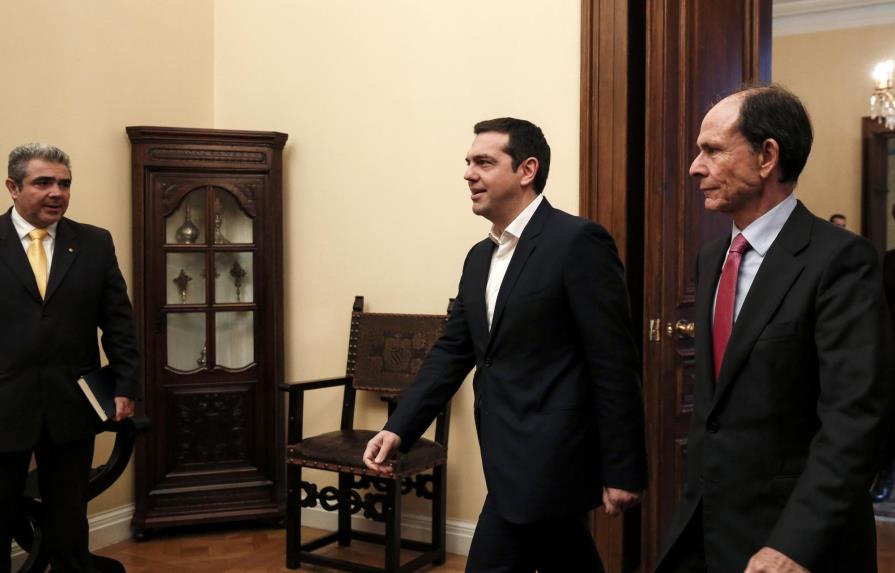 Tsipras considera que la oposición es “irresponsable” por no ponerse de acuerdo en las pensiones