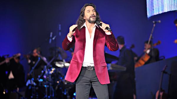 Marco Antonio Solís regaló unas dos horas de un concierto cortavenas