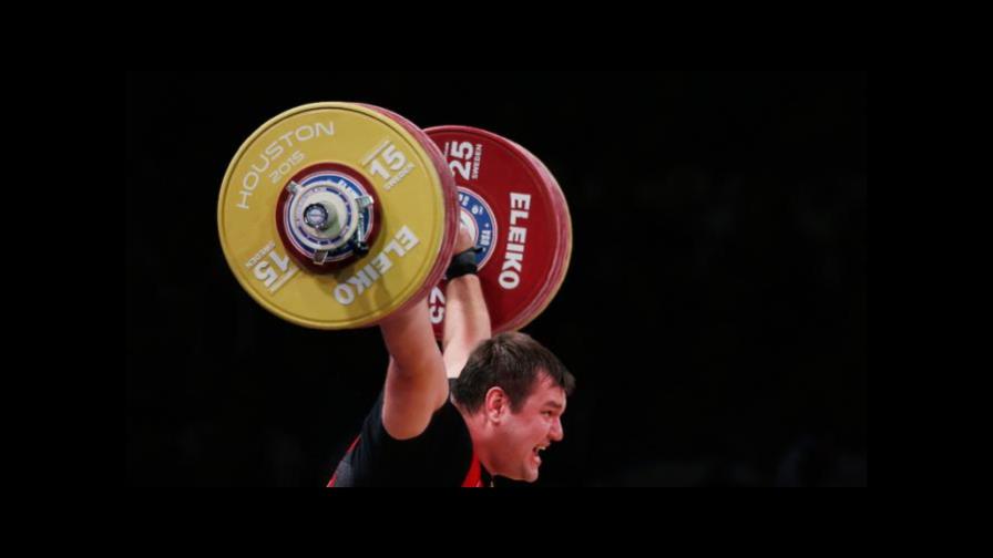 El ruso Lovchev rompe récord mundial en levantamiento de pesas