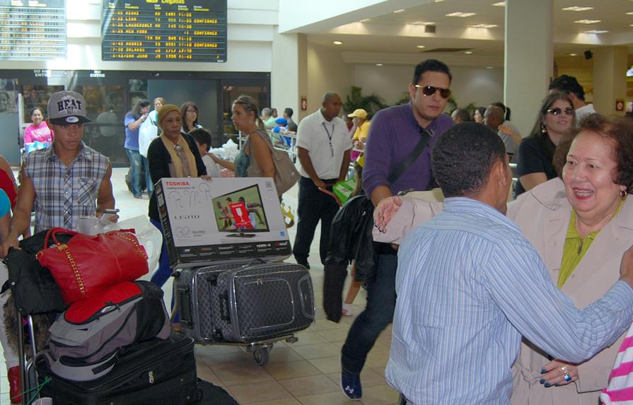 Aeropuertos listos para recibir miles dominicanos 