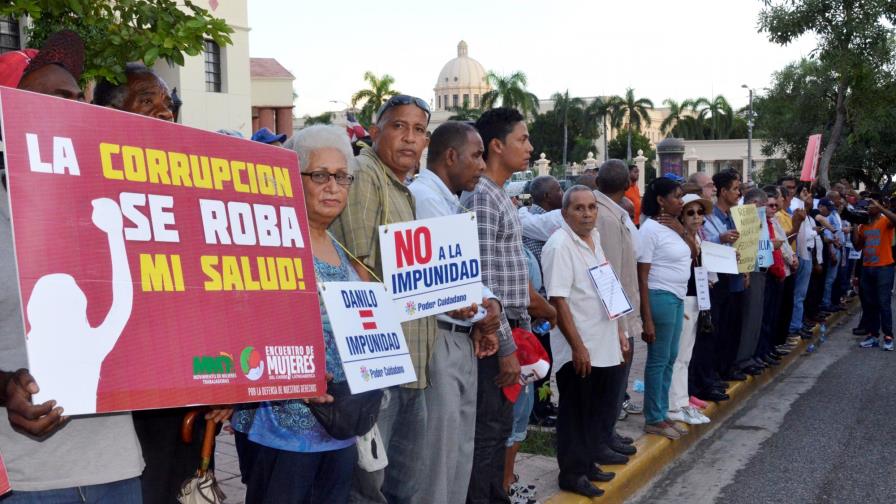 Suicidio de arquitecto despertó en 2015 el “monstruo” dentro de la OISOE
Hospital Darío Contreras no sana de polémica inversión  