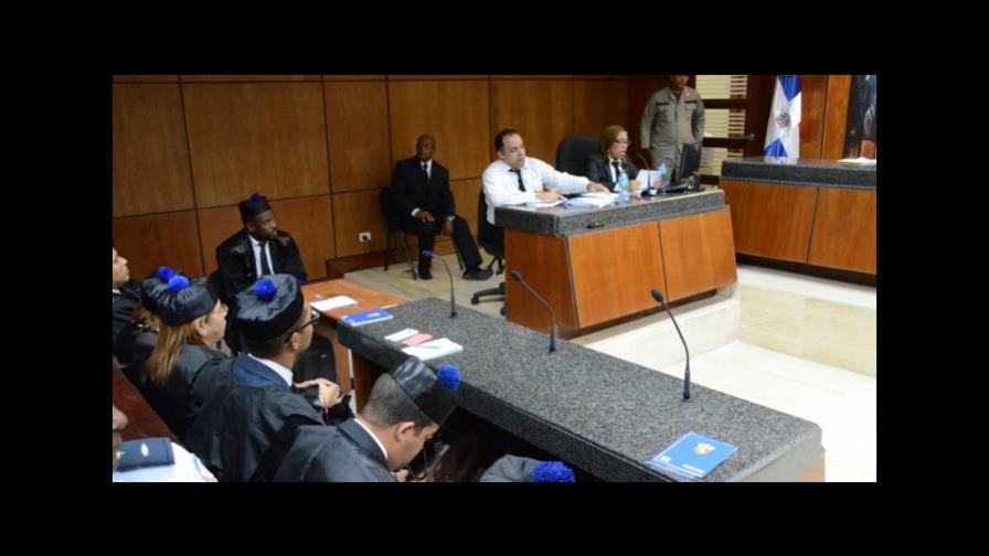 Ley impedirá a policías ejercer como abogados 