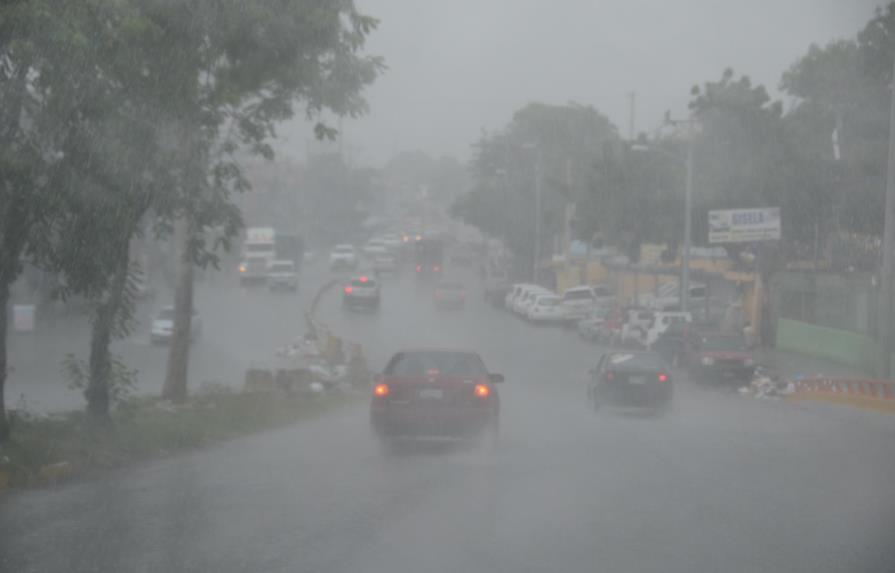 Lluvia afecta 82 casas y desplaza a 410 personas