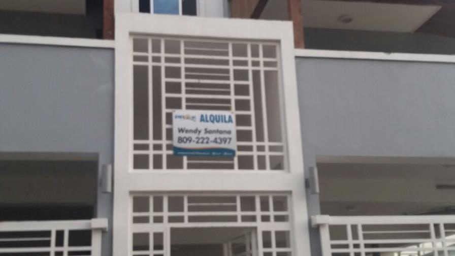 Fiscales retiran dos computadoras y documentos de casa de jueza Fiscales retiran dos computadoras y documentos de casa de jueza