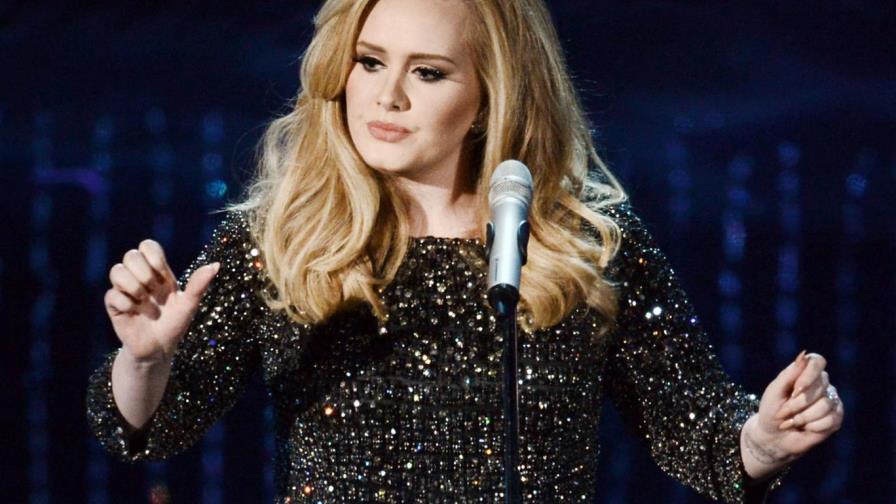 Adele añade doce conciertos a su gira europea tras agotar las entradas