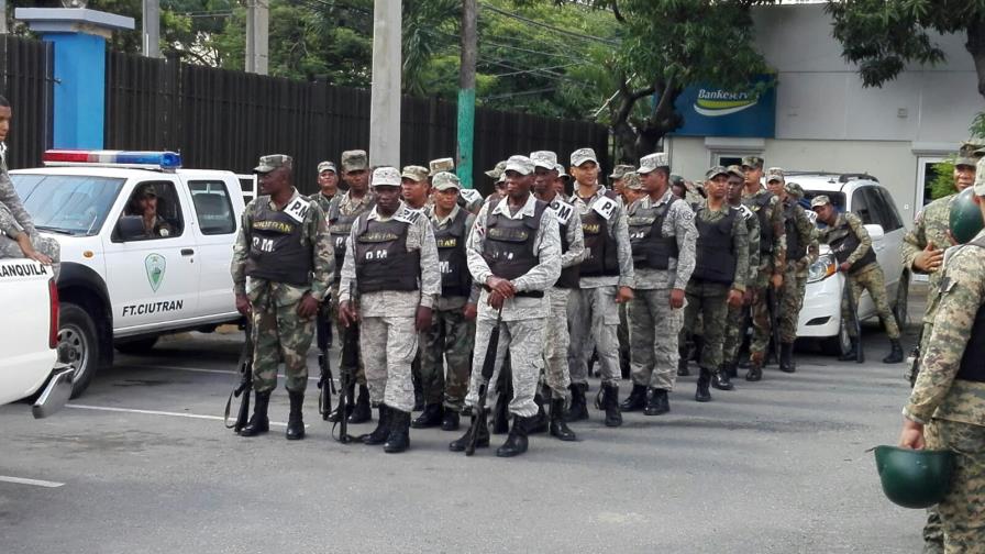 Policías y militares comienzan operativo “Paz en Navidad” Policías y militares comienzan operativo “Paz en Navidad”
