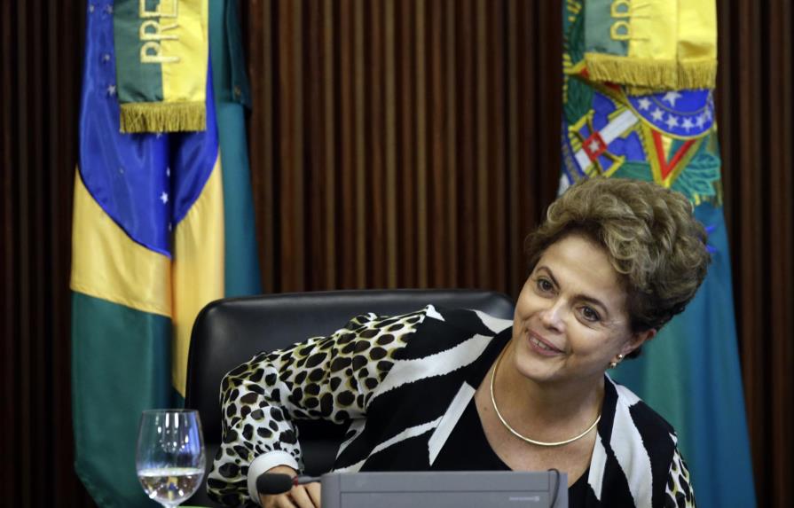 Brasil se hunde conforme los políticos comienzan el proceso de juicio político