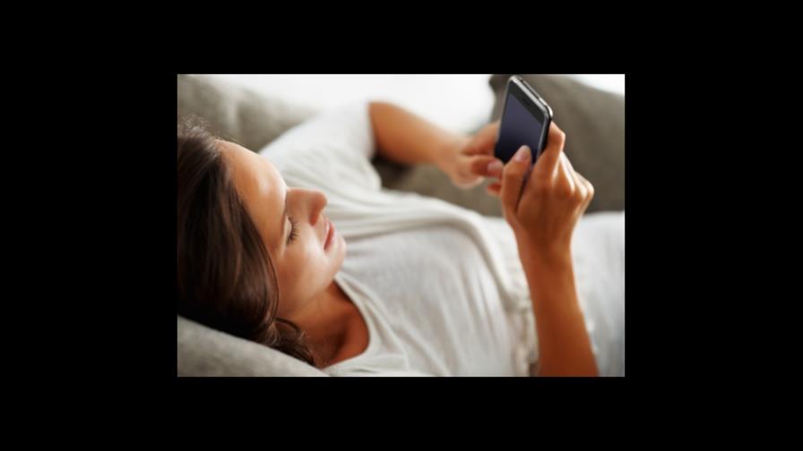 Según estudio, los smartphones comienzan a reducir el tiempo invertido en ver TV tradicional