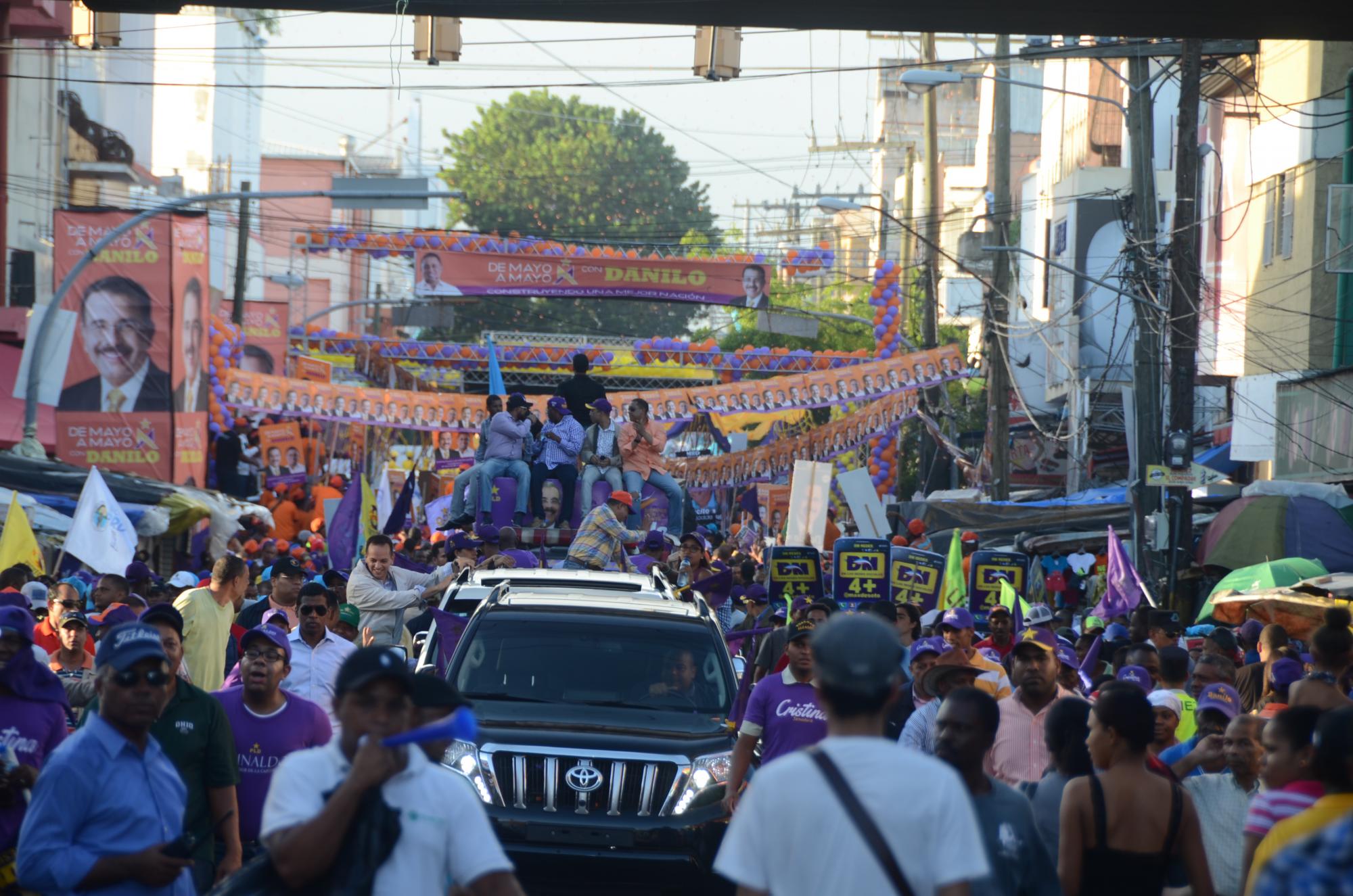 Marcha - caravana luego de la proclamación de las candidaturas de Roberto Salcedo, Juan De Los Santos, Cristina Lizardo y Reinaldo Pared Pérez.