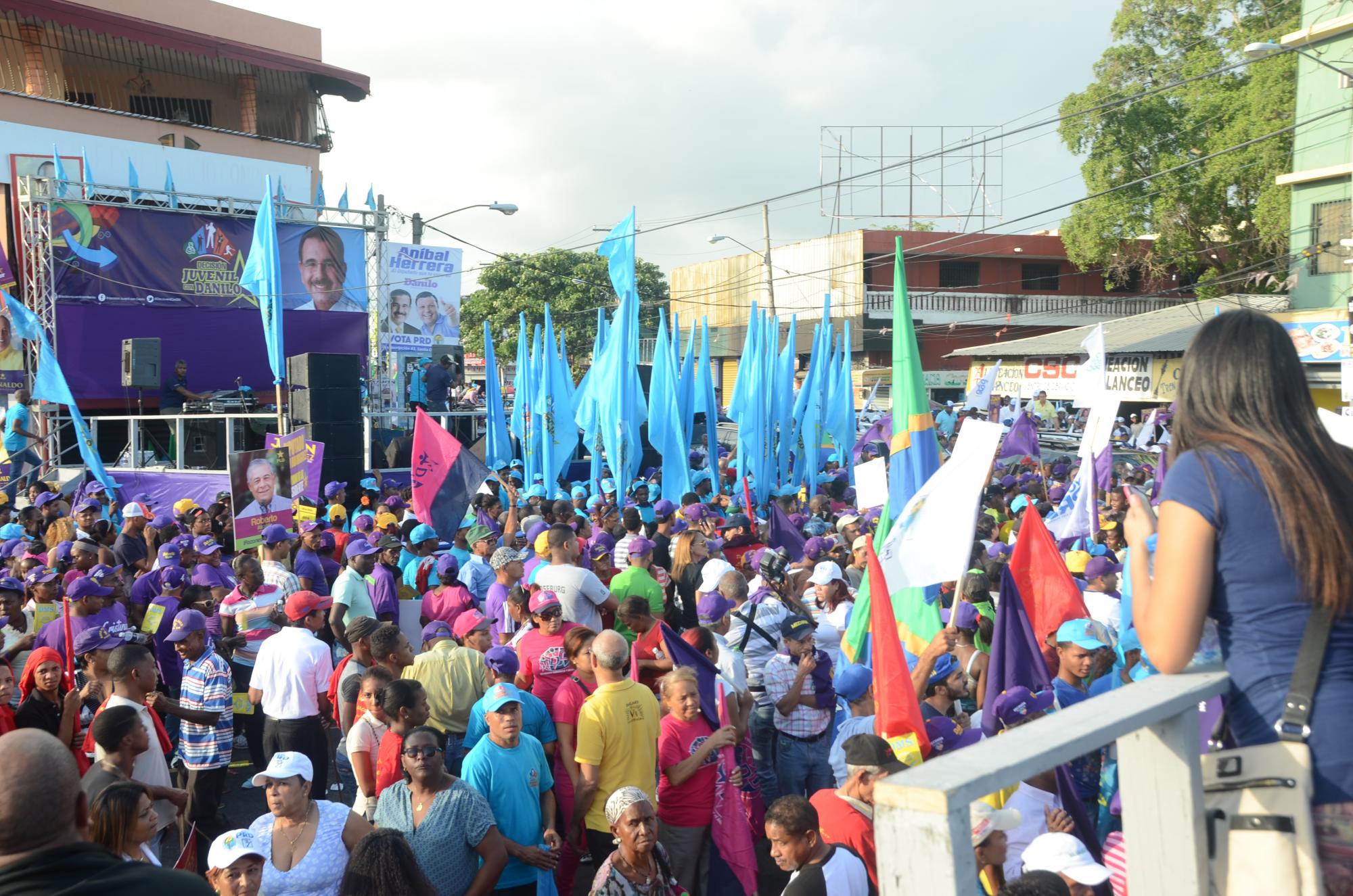 Marcha - caravana luego de la proclamación de las candidaturas de Roberto Salcedo, Juan De Los Santos, Cristina Lizardo y Reinaldo Pared Pérez.