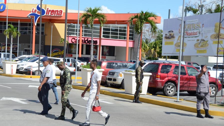 Se siente patrullaje mixto en avenidas principales del Distrito Nacional  