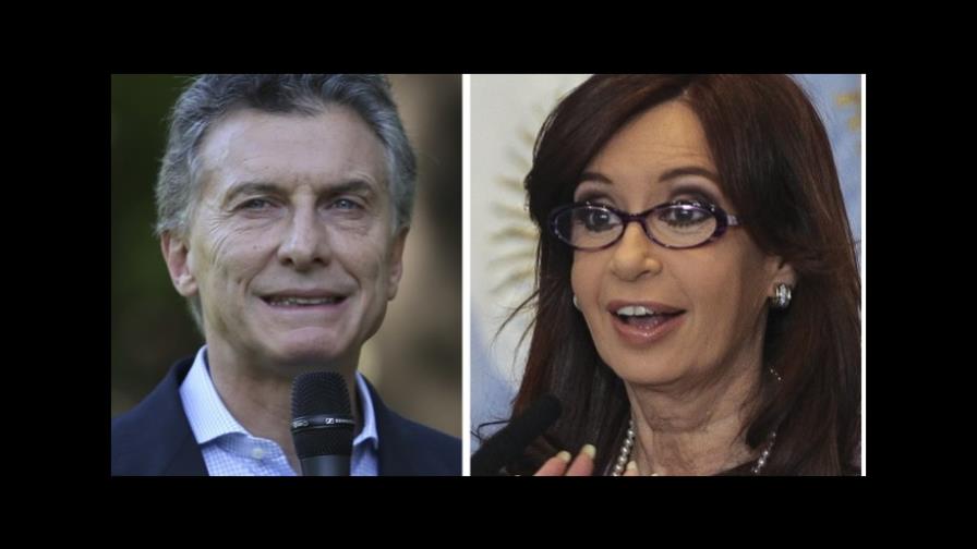 Fernández acusa a Macri de maltratarle en discusión por traspaso de mando