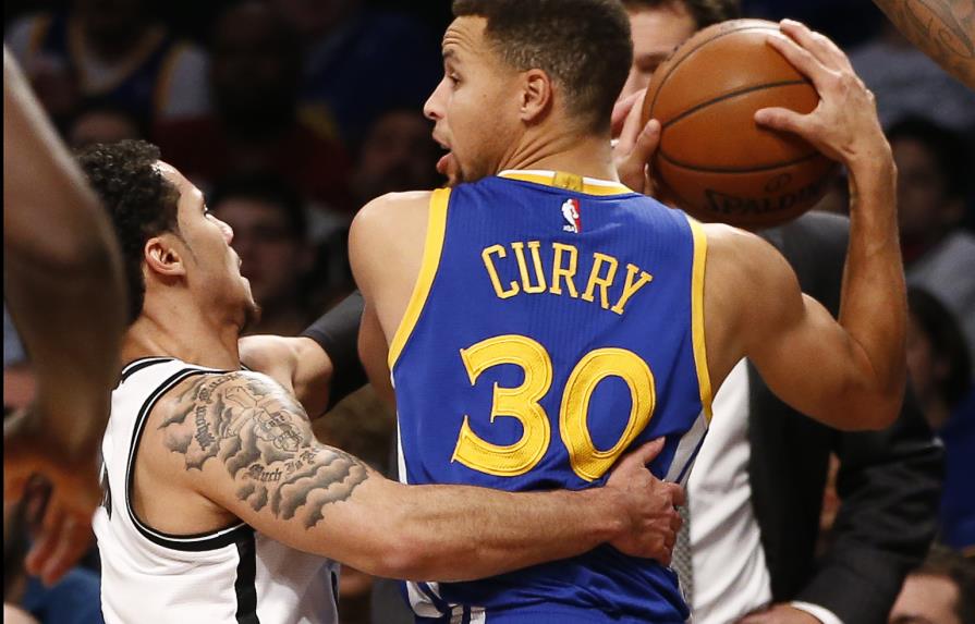 Golden State extiende su récord a 22-0 con paliza sobre Nets en Brooklyn