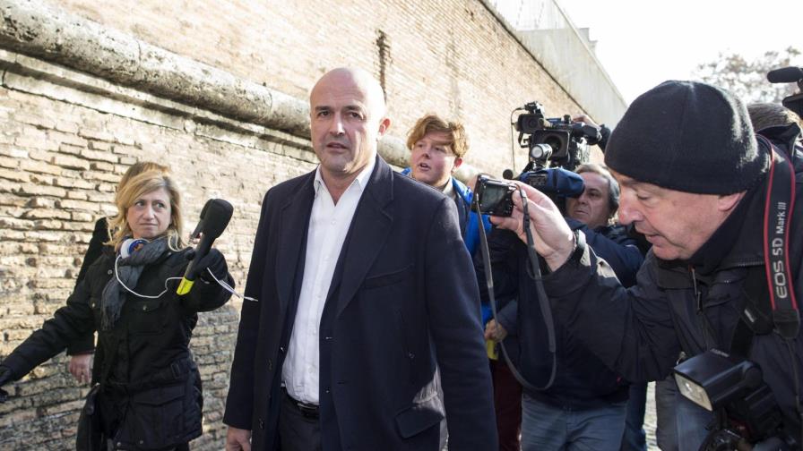 Colaboradores de Francisco convocados en juicio en el Vaticano