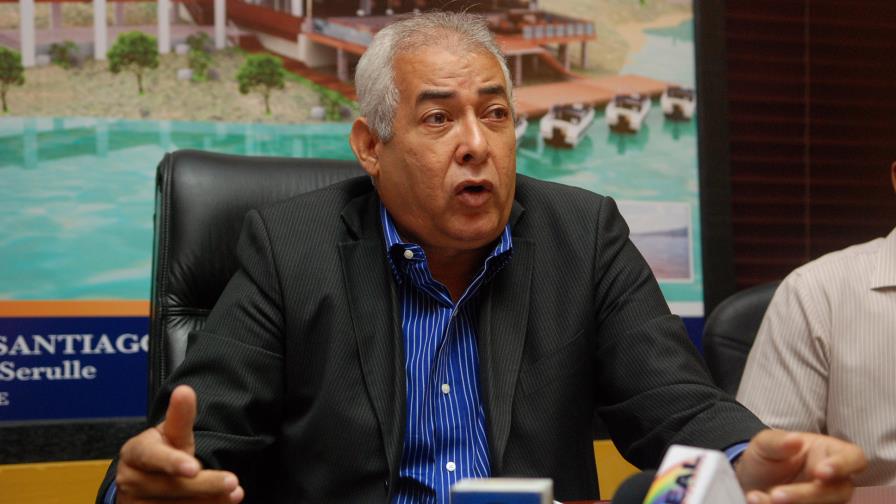 Empleados municipales de Santiago no saben cuándo recibirán el sueldo 13 Empleados municipales de Santiago no saben cuándo recibirán el sueldo 13