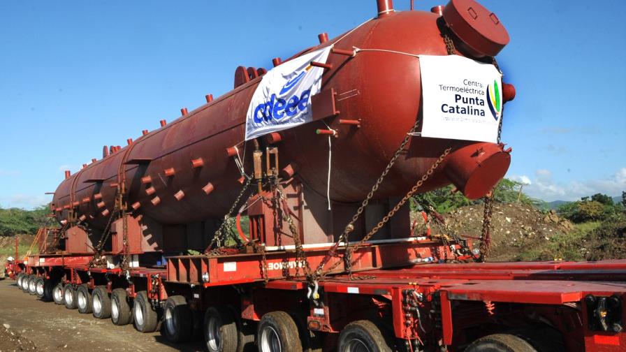 Llega el domo de vapor de la central eléctrica de Punta Catalina 