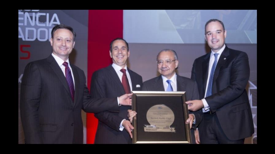 Adoexpo otorga a Barrick Pueblo Viejo el premio a la “Excelencia Exportadora Dominicana” Adoexpo otorga a Barrick Pueblo Viejo el premio a la “Excelencia Exportadora Dominicana”