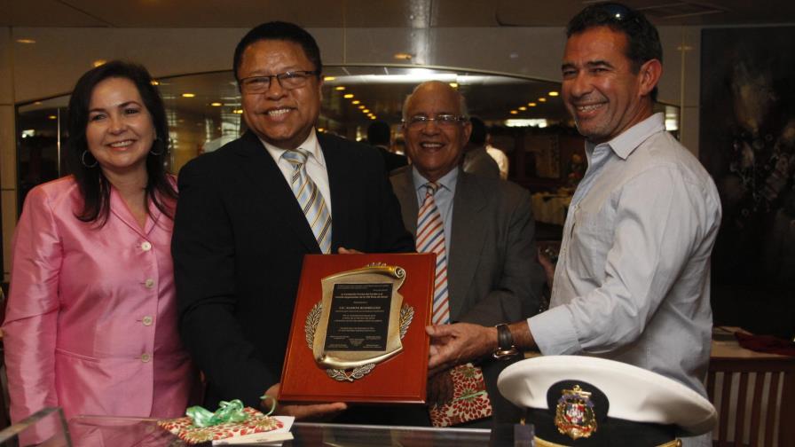 Fundación Ferries del Caribe destaca colaboración Comedores Económicos a programas sociales