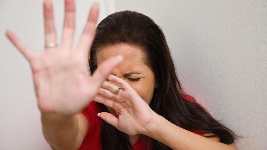 Mujeres víctimas de violencia tienen tres veces más riesgos de contraer el VIH