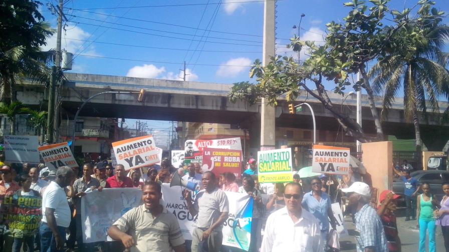 Marchan en demanda de reivindicaciones