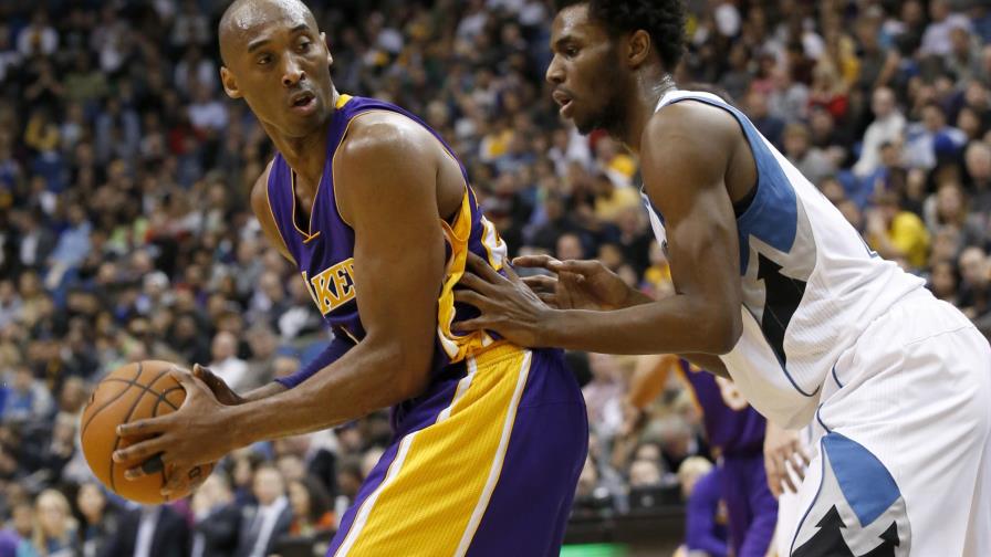 Kobe Bryant le dijo al coach de los Lakers que dejara jugar a los jóvenes