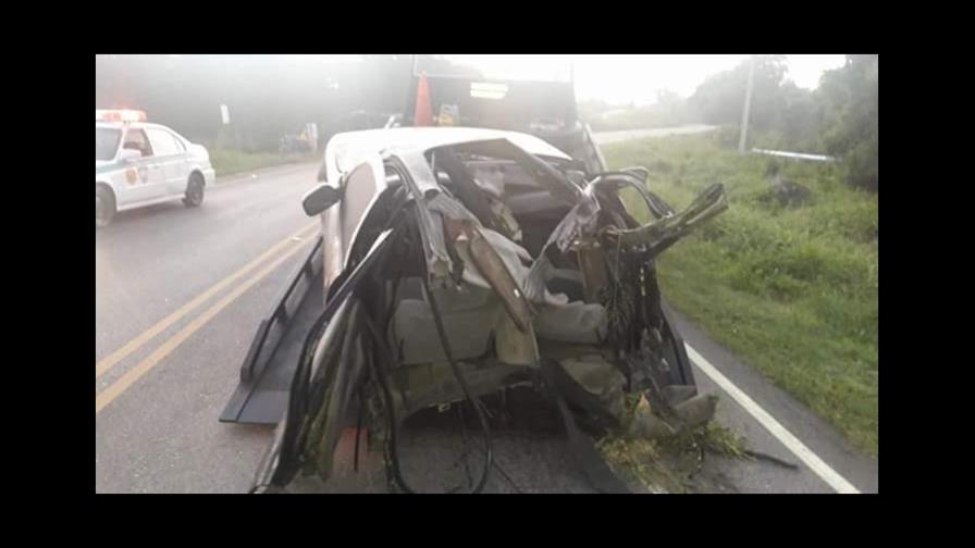 Mueren tres miembros de una familia en accidente Mueren tres miembros de una familia en accidente