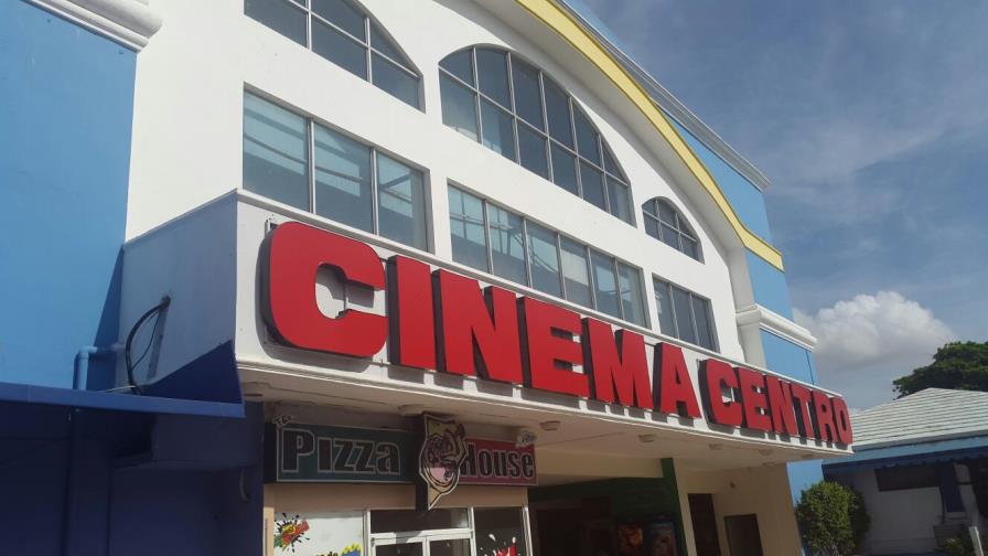 Caribbean Cinemas informa sobre estado de instalación