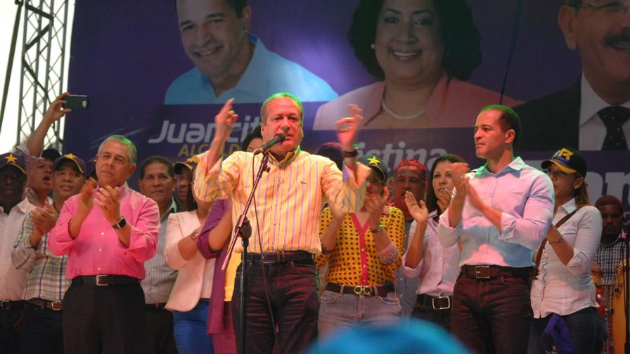 Dirigentes políticos conmocionados por asesinato de Juan de los Santos Dirigentes políticos conmocionados por asesinato de Juan de los Santos