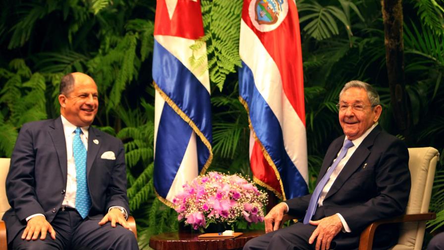 Costa Rica confía en solución “multinacional” a crisis migratoria de cubanos