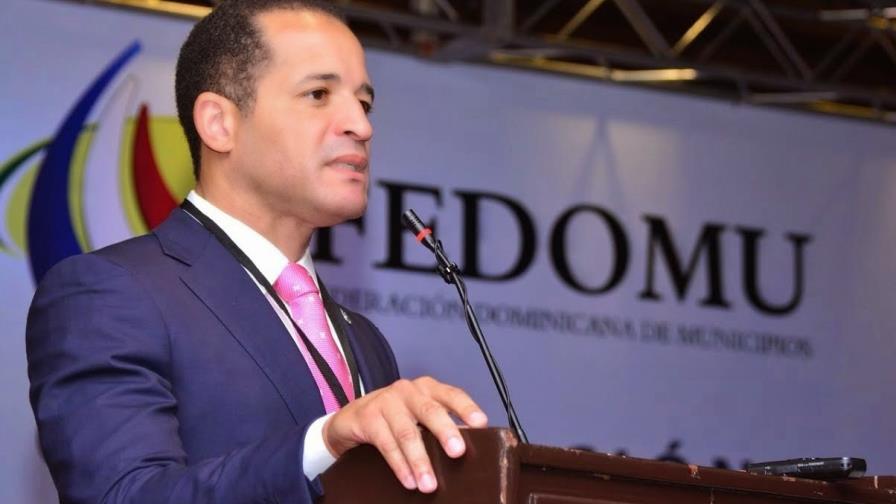 Famosos expresan pesar por la muerte de Juan de los Santos