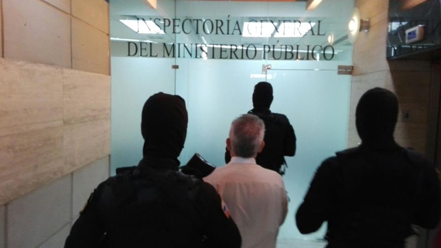 Interrogan ejecutivo del Banco Peravia por su denuncia de entrega dinero a fiscal