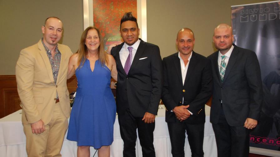 Silvio Mora presenta su primer álbum musical