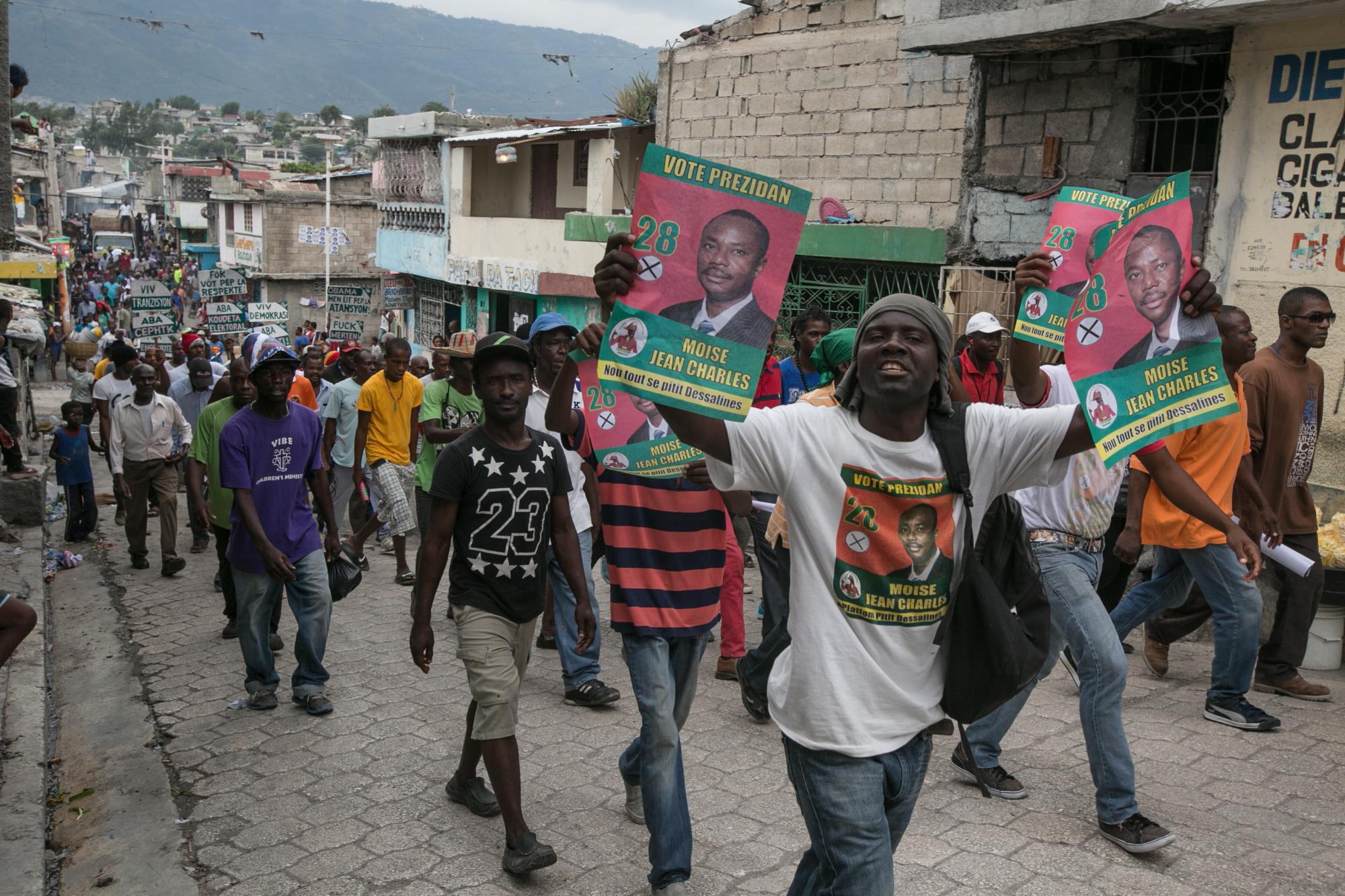 Las manifestaciones recorrieron varias calles del centro de Puerto Príncipe.