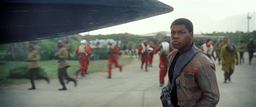  John Boyega como Finn, en una escena de Star Wars: The Force Awakens