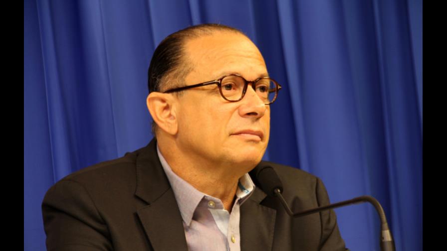 Ministro de Cultura reconoce labor de los artistas plásticos en su día