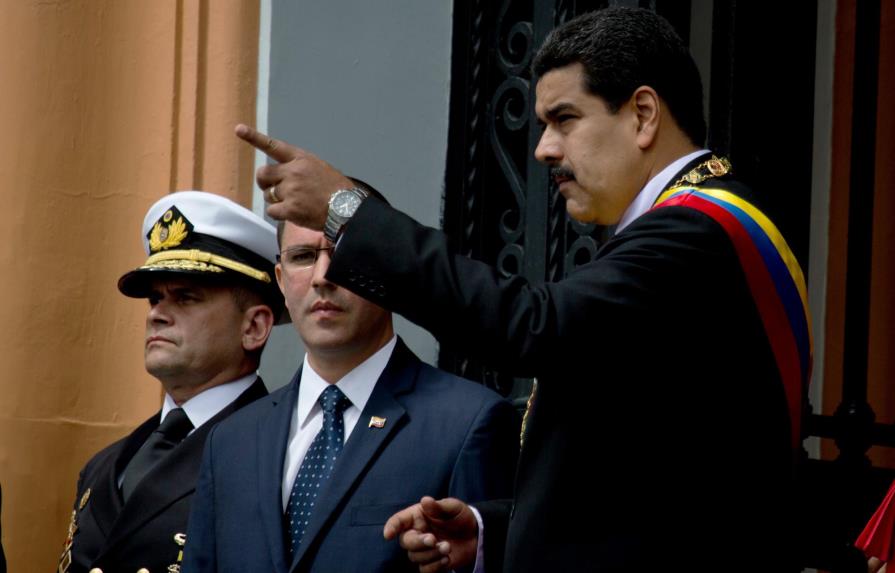 Nicolás Maduro se enfrenta al primer ministro francés por comentarios