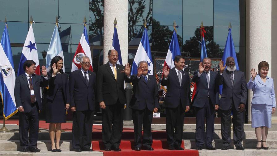 SICA le pasa por encima a la crisis de inmigrantes cubanos varados en Costa Rica