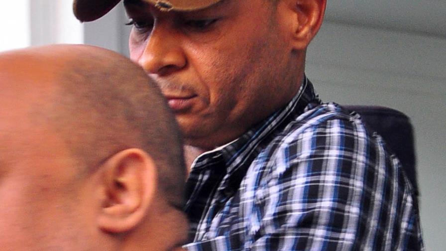 Acusado de matar al padre de exreina huyó a Boston antes de entregarse 