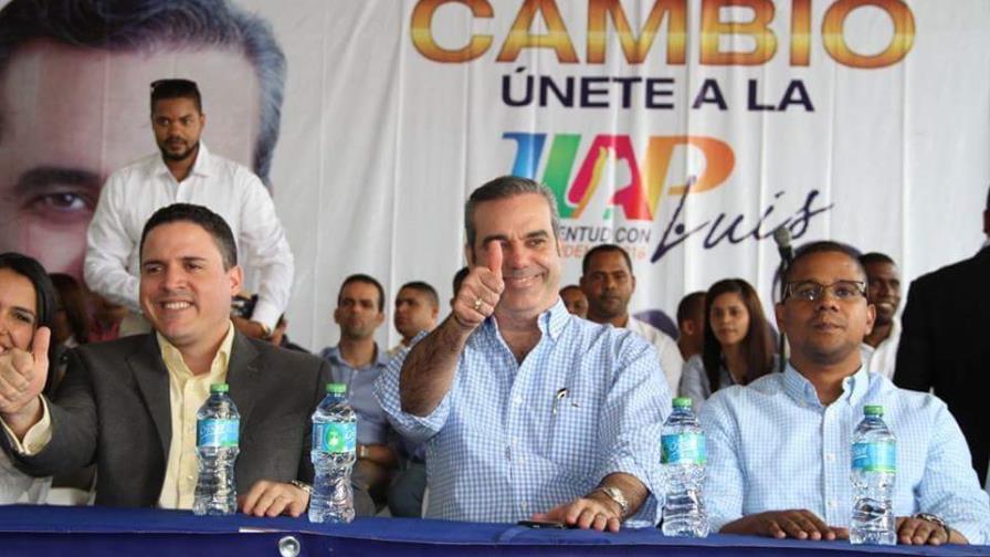 Abinader llama a la juventud a luchar por un cambio de rumbo del país