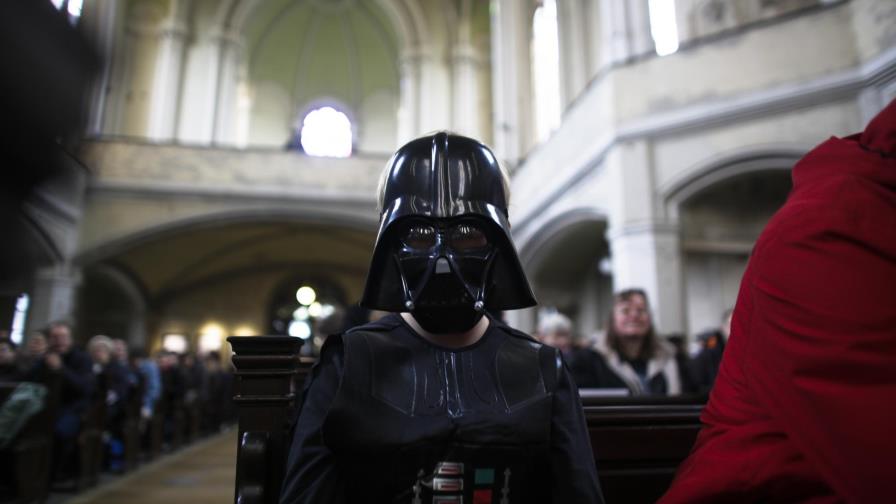 Fanático de Star Wars se cambia el nombre a Darth Vader, que la fuerza esté con él
