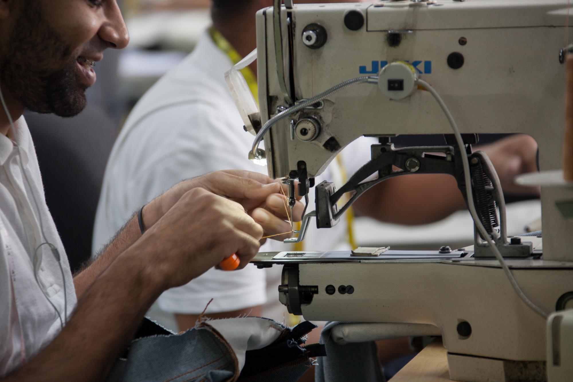 Las muestras de pre-producción son hechas individualmente y sometidas a varias pruebas de calidad