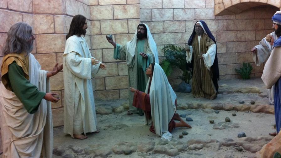 ¿Quién arroja la primera piedra?