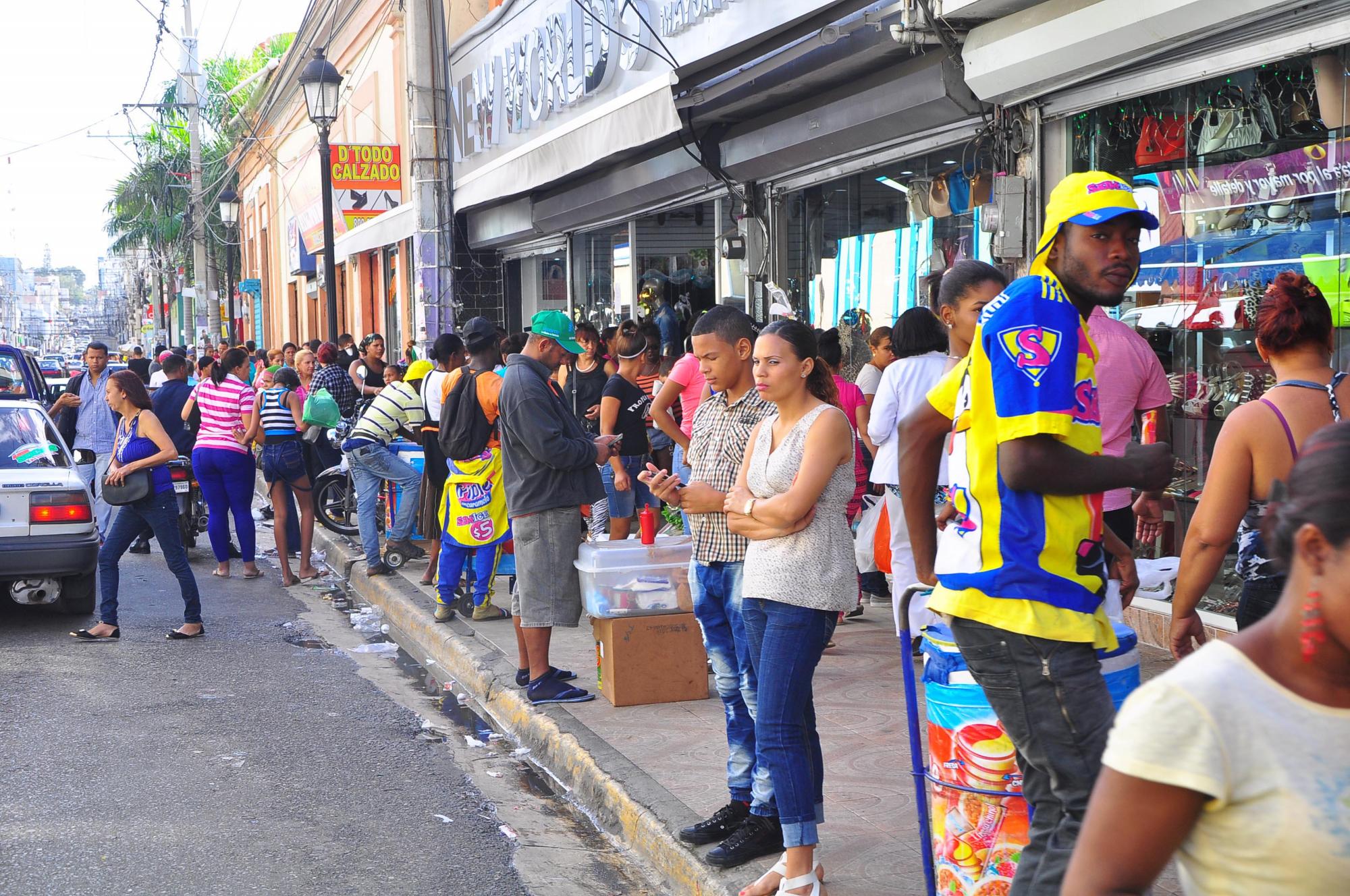 Se Activa el Comercio en Santiago por fiesta de navidad y noche buena