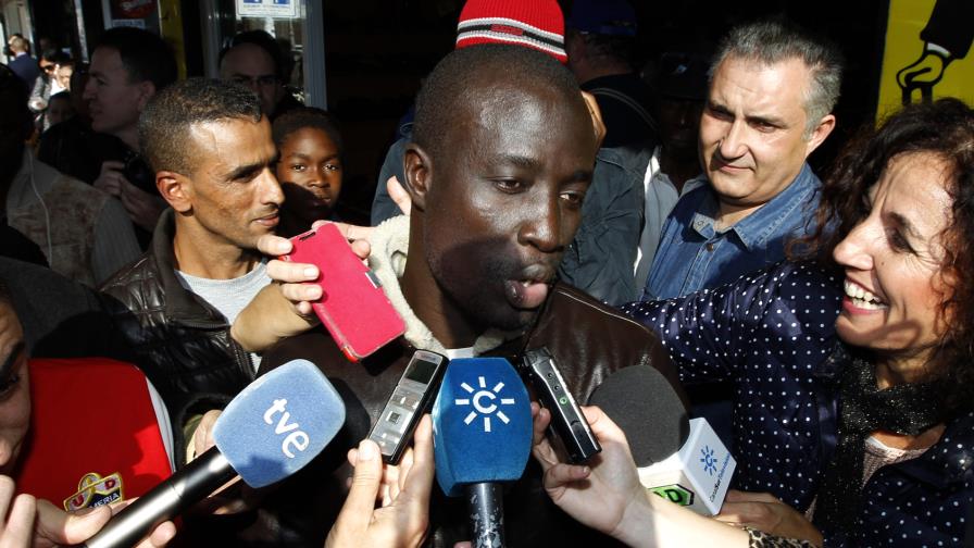 Inmigrante africano rescatado de una yola se ganó la lotería española Inmigrante africano rescatado de una yola se ganó la lotería española