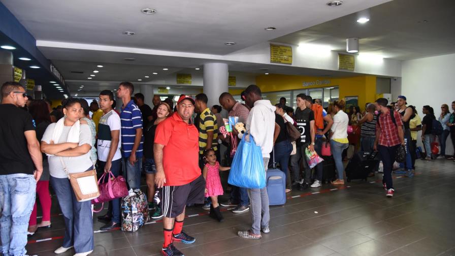 Residentes del Distrito Nacional dejan sola la capital Residentes del Distrito Nacional dejan sola la capital