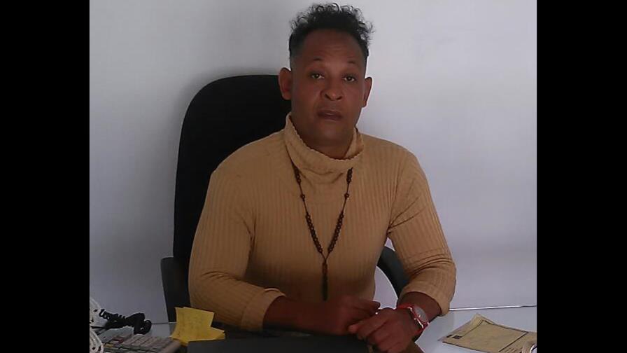 Diseñador de moda Hipólito Hernández muere en un accidente de tránsito en Santiago Diseñador de moda Hipólito Hernández muere en un accidente de tránsito en Santiago